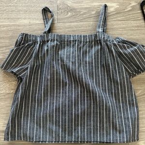 Love tree size large grey tank top with cute bow detail sleeve